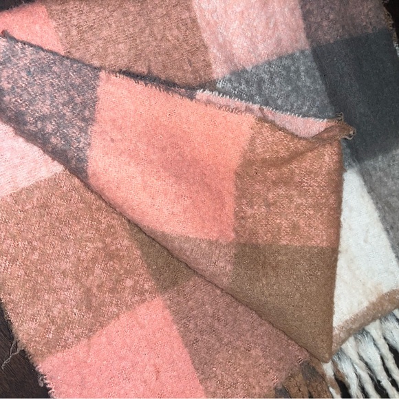 Winter scarf - Picture 2 of 2